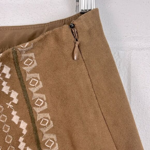 Abercrombie & Fitch tan faux suede mini skirt - Picture 6 of 7